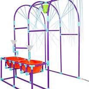 lot 1749 image: Milliard Water Park Sprinkler Toy