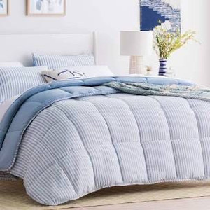 lot 2484 image: Linenspa All-season Reversible Down Alternative Quilted Oversized King Comfor...
