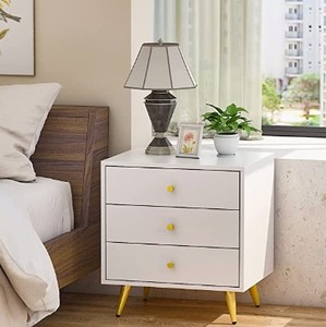 lot 3324 image: White Bedside Table, 3 Drawer, 62 x 47.5 x 15cm