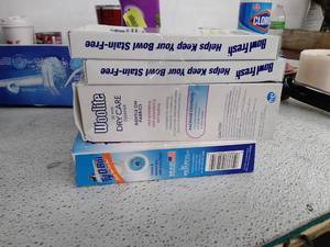lot 29760 image: Cleaning Bundle  (4pcs)  (See photos)  (SOLD AS IS)