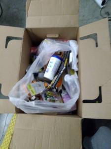 lot 29778 image: Miscellaneous Box Lot  (1 Box)  (See photos)  (SOLD AS IS)