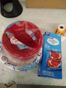 lot 29800 image: Home Goods Lot  (4pcs)  (See photos)  (SOLD AS IS)