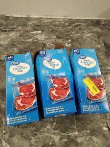 lot 30203 image: Great Value Fresh Seal Double Zipper Gallon Freezer Bags (Set of 3)