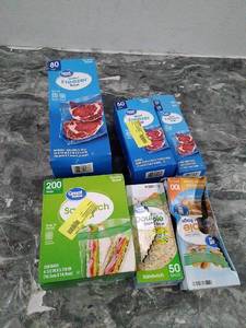 lot 30221 image: Storage Bags Bundle (6pcs)  (See photos)  (SOLD AS IS)