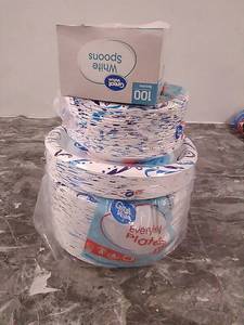 lot 30251 image: Paper Products Bundle  (3pcs)  (See photos)  (SOLD AS IS)
