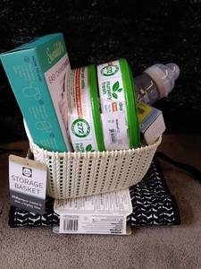 lot 31112 image: Baby Bundle  (8pcs)  (See photos)  (SOLD AS IS)