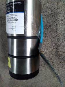 lot 54380 image: Kitchen Lot  (2pcs)  (See photos)  (SOLD AS IS)