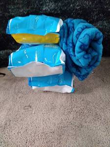 lot 54394 image: Pet Cleaning Lot (4pcs)  (See photos)  (SOLD AS IS)