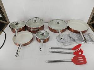 lot 33209 image: 7 piece cookware set with rubber utensils and two pot holders