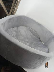 lot 23201 image: Mystery Proudct - 2 piece gray dog Bed
