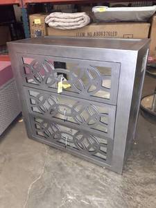 lot 20 image: 3 Drawer Mirrored Chest crack in mirror on bottom drawer