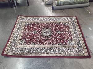 lot 24 image: Persian Style Area Rug 4ft x 5.5ft