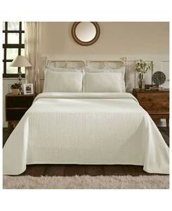 lot 93 image: Superior Medallion Jacquard Matelasse 3 Piece Bedspread Set, Queen