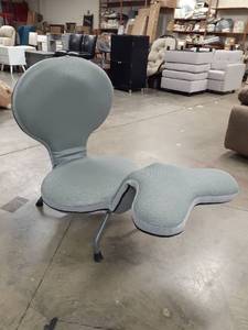 lot 103 image: Hanky Panky Lounge Chair or something idk
