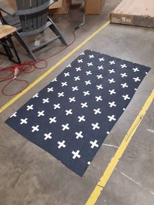 lot 131 image: 3ft x 5ft Area Rug