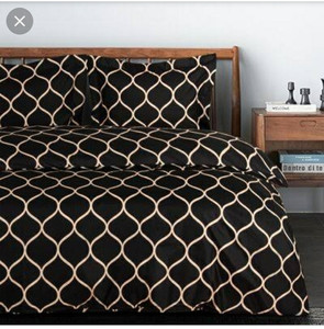 lot 185 image: NTBAY 3 Pieces Microfiber Black and White Duvet Cover Set