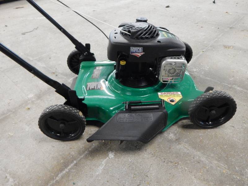 lot 1543 image: Weedeater 20 Deck Push Mower Briggs & Stratton Engine