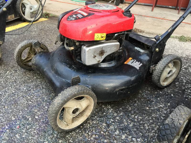 lot 173 image: Craftsman 6.50 Torque Rating (190CC) 21 in. Deck 3-n-1 Mulch-Bag-Discharge Rear Bag Mower