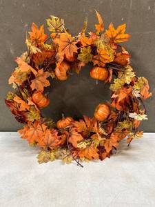 lot 38626 image: 22 Fall Leaves & Pumpkins Wreath