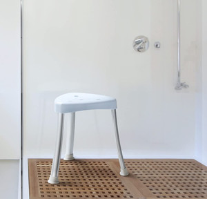 lot 44927 image: OasisSpace Corner Shower Stool