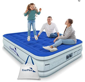 lot 45022 image: EnerPlex Air Mattress with Built-in Pump,King