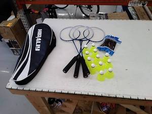 lot 45058 image: Hiraliy Outdoor Badminton set