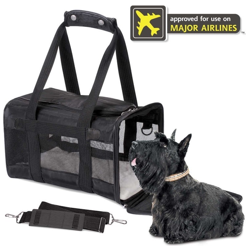lot 6127 image: Sherpa Original Deluxe Pet Carrier