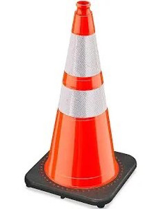 lot 2412 image: 7 traffic cones heavy duty