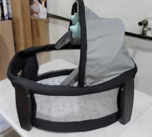 lot 3242 image: Graco Sleeper