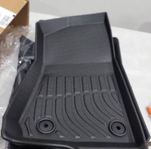 lot 3290 image: Jdmon All Weather Floor Mats