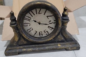 lot 3309 image: vintage mantel clock round