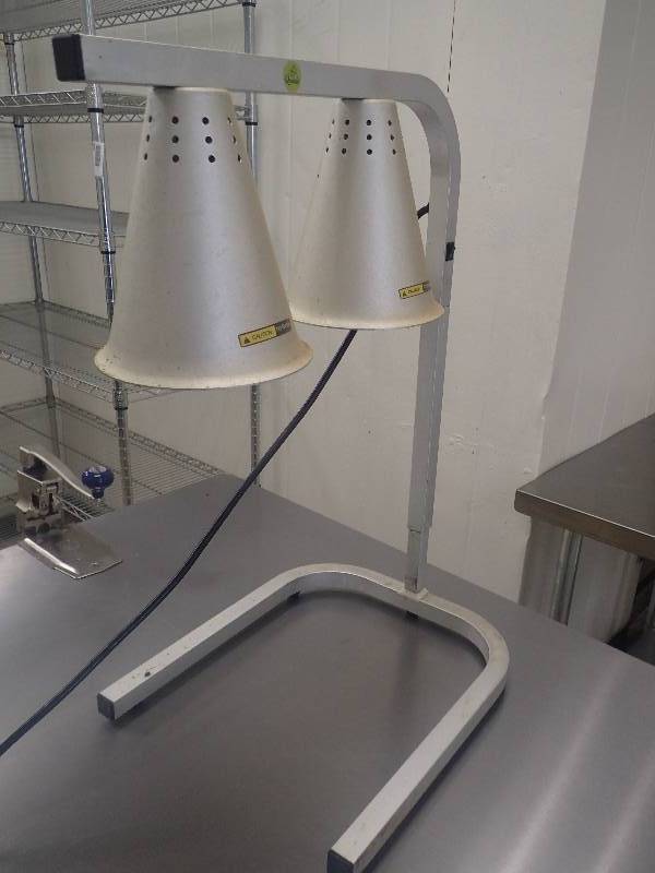 lot 1602 image: 2 Bulb Counter-top Food Warmer