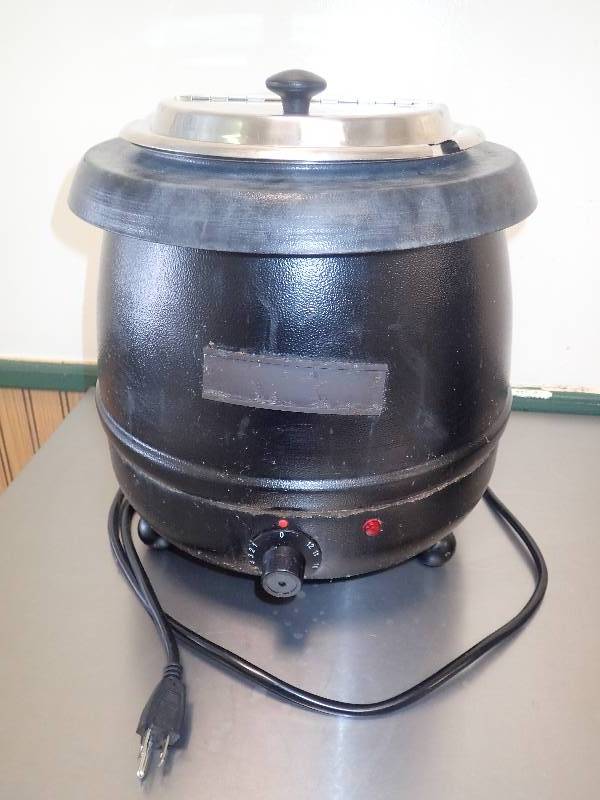 lot 1604 image: Winco Counter top Soup Warmer w Insert