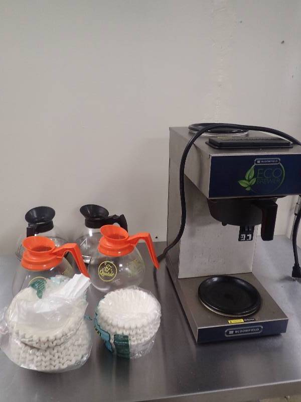 lot 1605 image: Bloomfield Commercial Coffee Maker w Filters