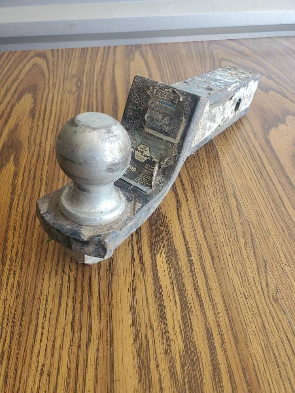 lot 1002 image: 2 Inch Hitch