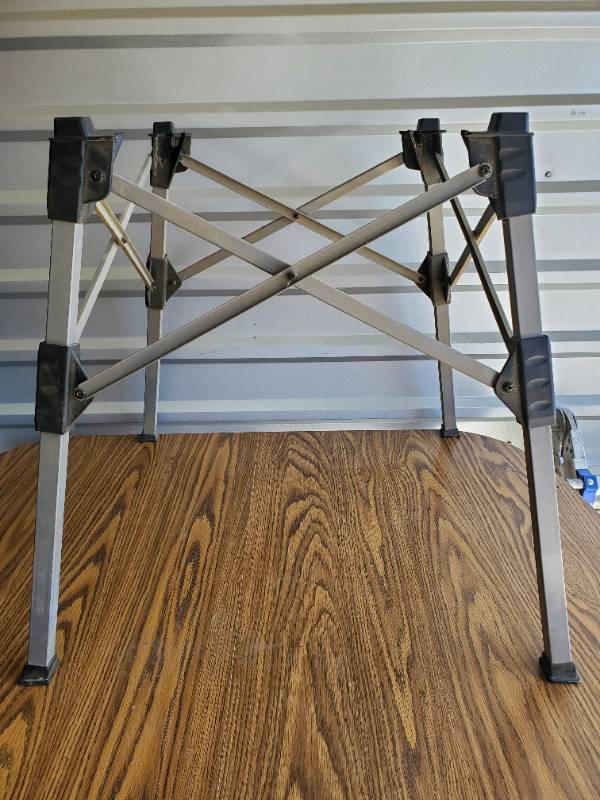 lot 1023 image: Expandable Work Base