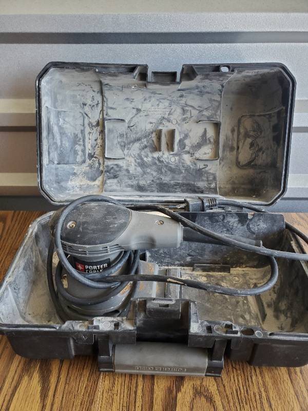 lot 1032 image: Porter Cable Sander and Case