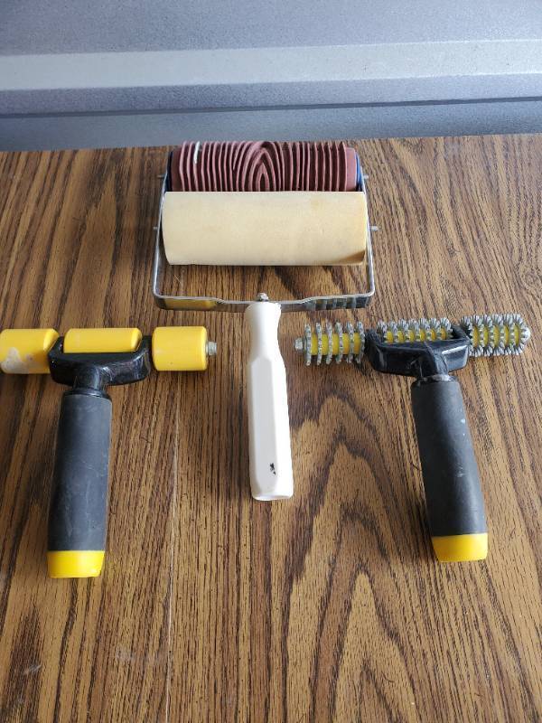 lot 1066 image: Lot of Wall Rollers