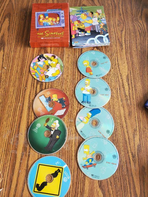 lot 1085 image: Simpsons Dvd