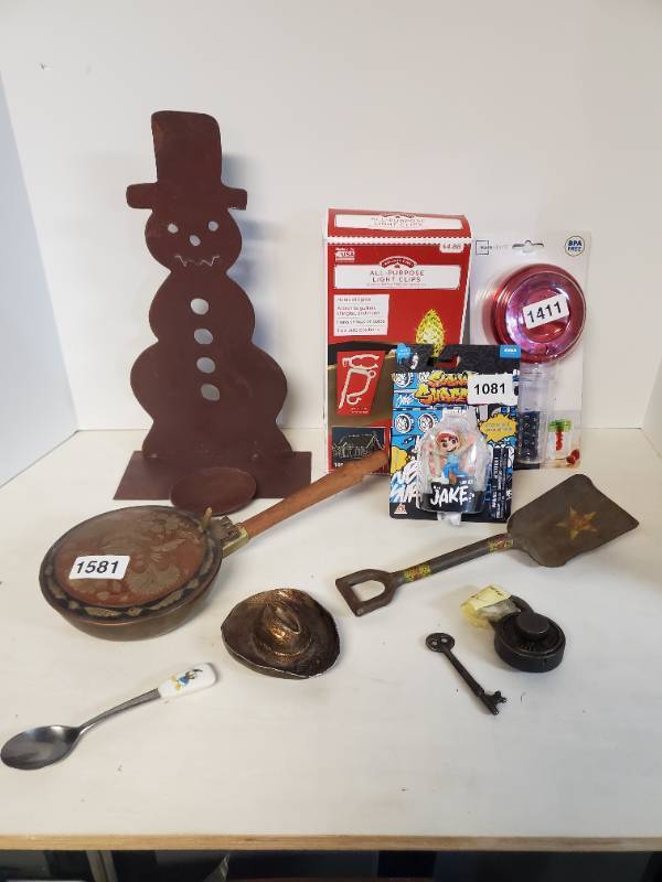 lot 1107 image: Unclaimed Items from Previous Auction