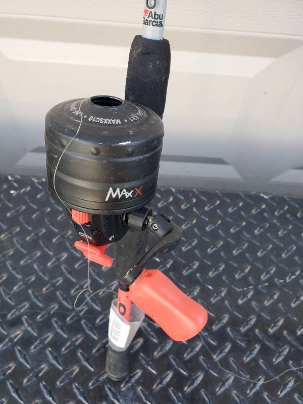 lot 1153 image: Abu Garcia Maxx Rod and SC10 Reel