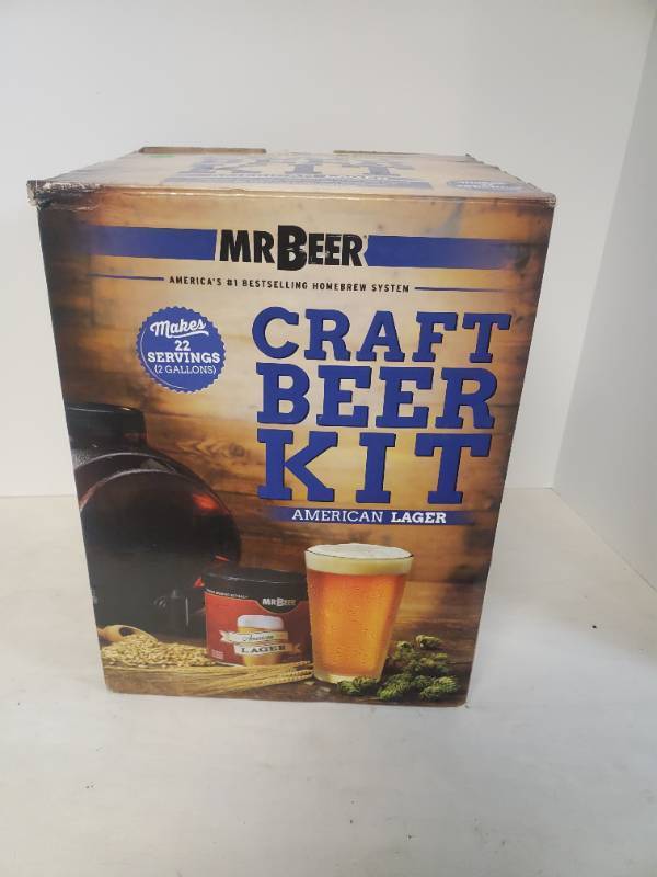 lot 1166 image: Mr. Beer American Lager Craft Beer Making Kit with 2 Gallon Fermenter