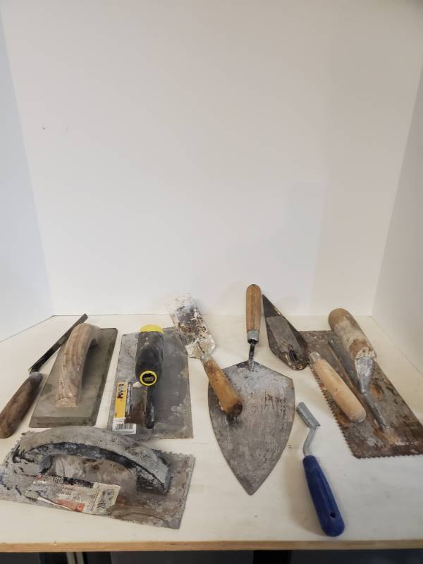 lot 1177 image: Concrete Tools