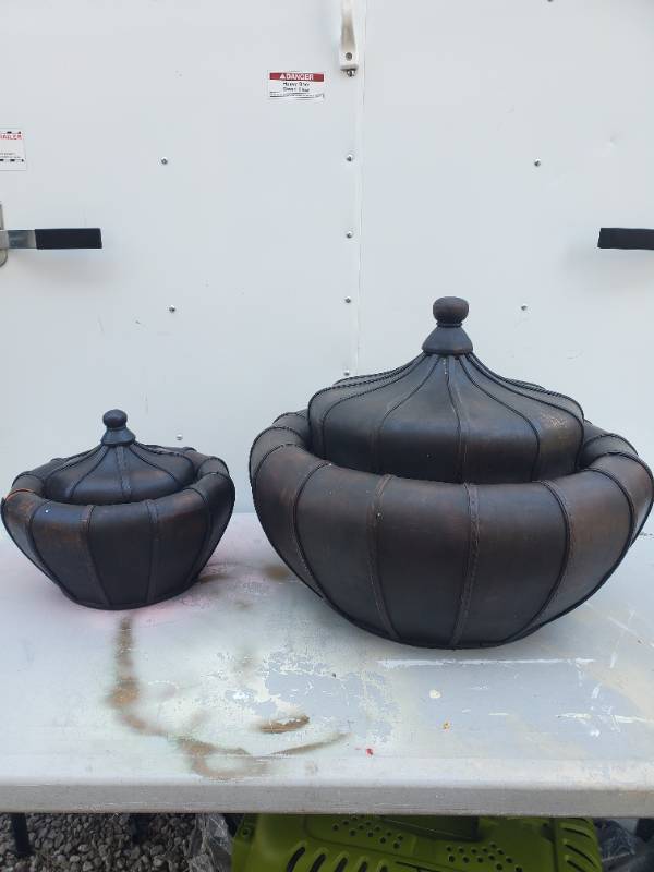 lot 1217 image: Pair of Unique Storage Containers