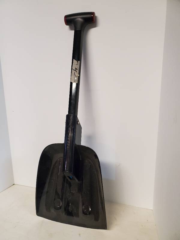 lot 1219 image: Roadside Emergency Shovel