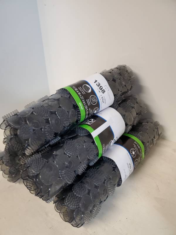 lot 1225 image: Lot of 6. Mainstays Oval Textured Pebbles Scrubber Tub Mat, Gray, 13.58 x 27.4