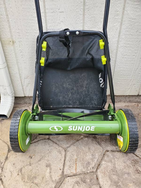 lot 1236 image: SunJoe Manual Push Mower