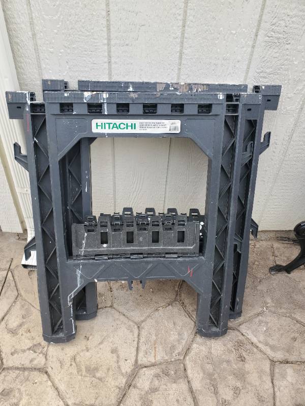 lot 1239 image: Hitachi 27-in W x 32-in H Plastic Saw Horse (Pair)