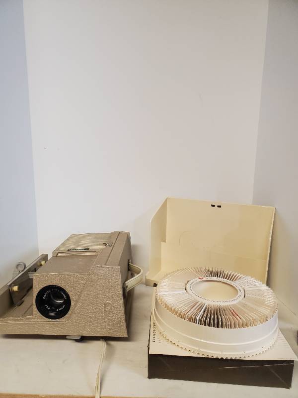 lot 1250 image: Sawyers 500S Projector and Slides