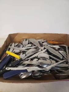 lot 1847 image: Large Lot of Silverware